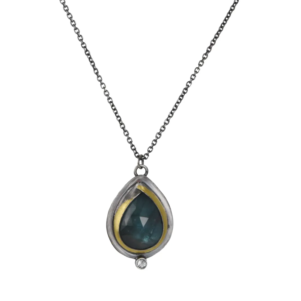 Austin Titus - Teardrop Rim Necklace in Green Kyanite