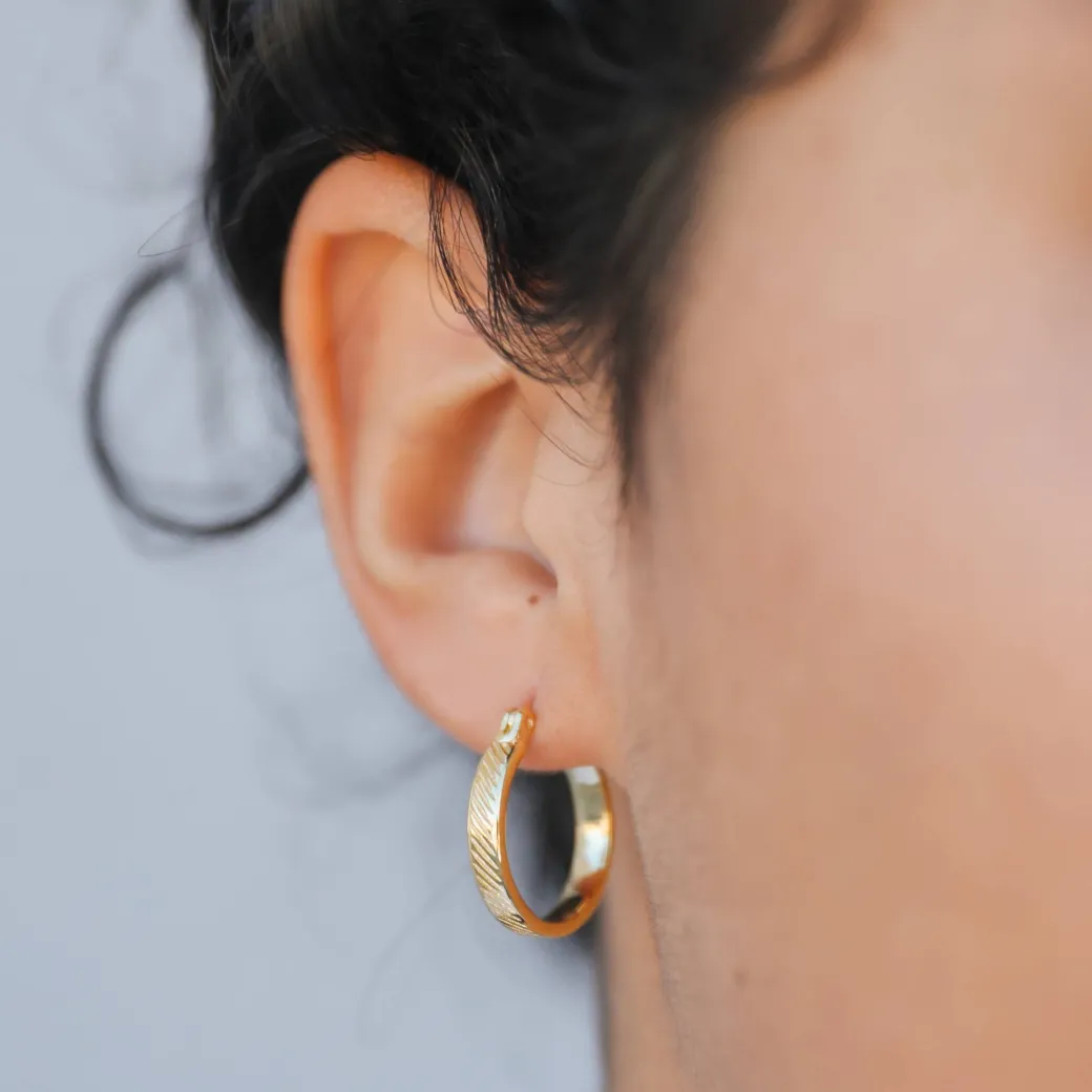 JaxKelly – Textured Diagonal Stripe Hoops