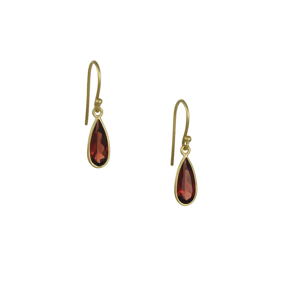 Kothari – Tiny Petal Earrings in Garnet