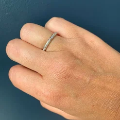 Van Craeynest - Mini Diamond Flower Band in Platinum Size 6