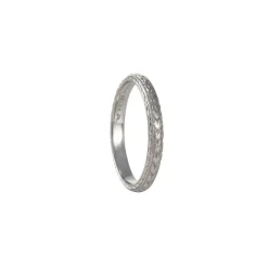 Varna - Three-sided Engraved Band in Platinum